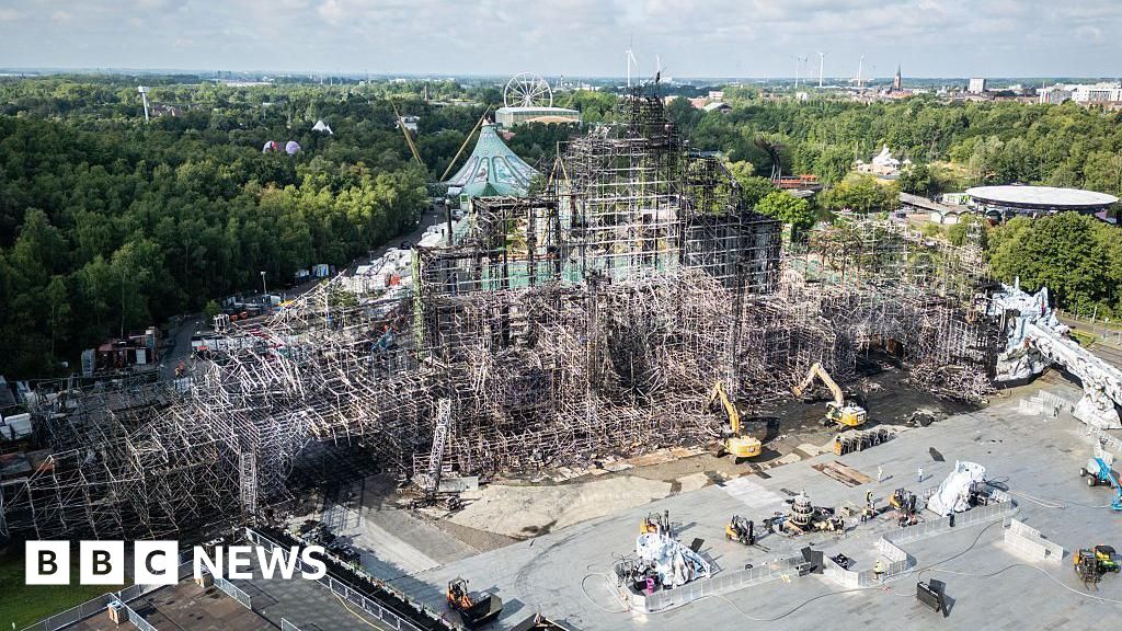 Tomorrowland-ის ორგანიზატორები აცხადებენ, რომ ფესტივალი გაგრძელდება მას შემდეგ, რაც ცეცხლმა მთავარი სცენა გაანადგურა