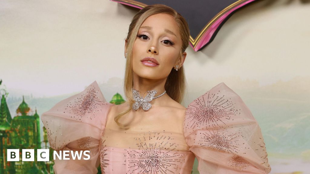 არიანა გრანდე ფანებს აშოშმინებს — მუსიკას არ ანებებს თავს Dr. Seuss-ის ფილმში მონაწილეობის შემდეგაც