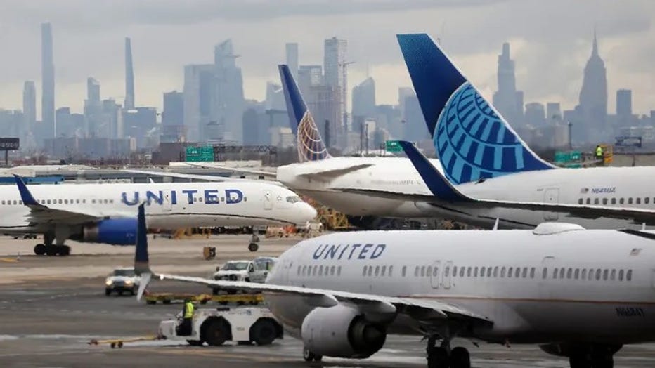 როგორ შეიძლება მთავრობის დახურვა გავლენას მოახდენს საერთაშორისო ფრენებზე